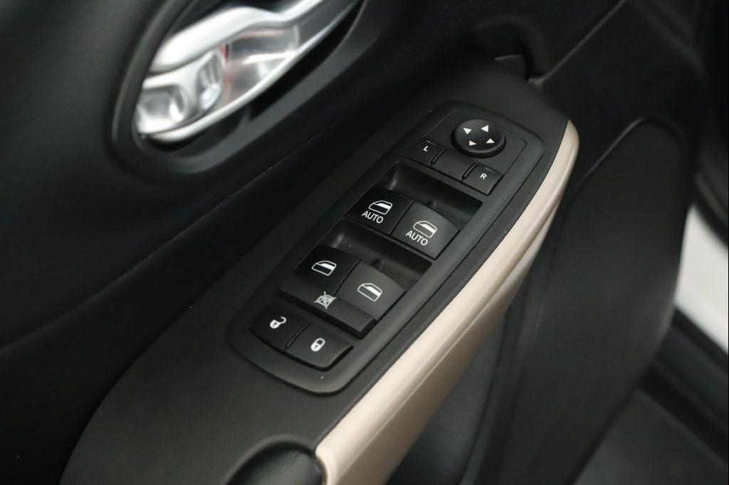 used 2018 Jeep Cherokee car