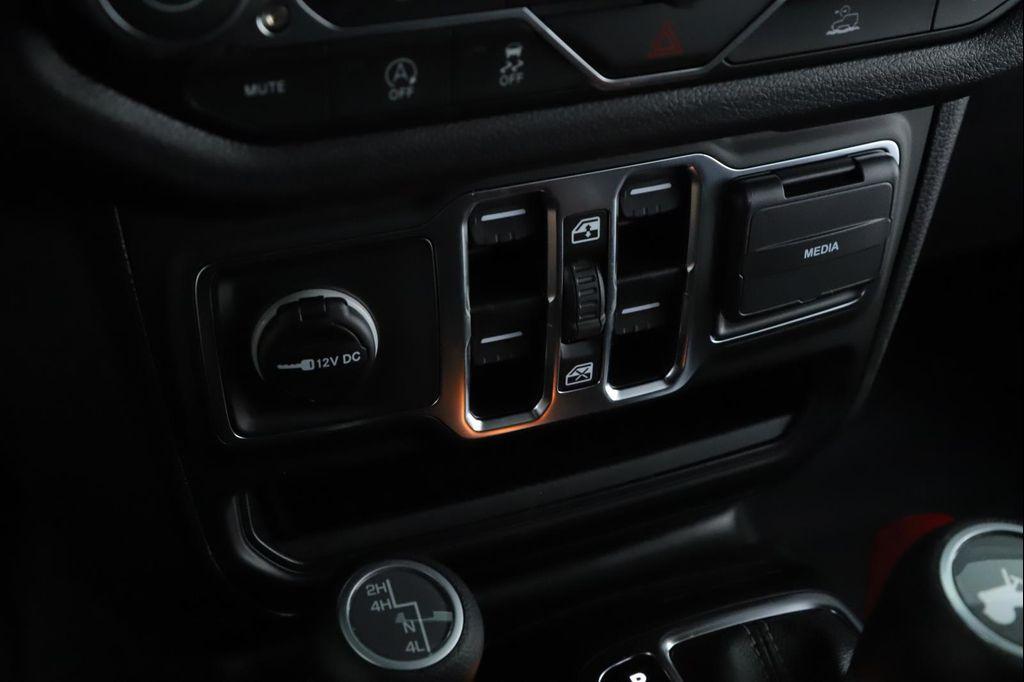 new 2025 Jeep Wrangler car