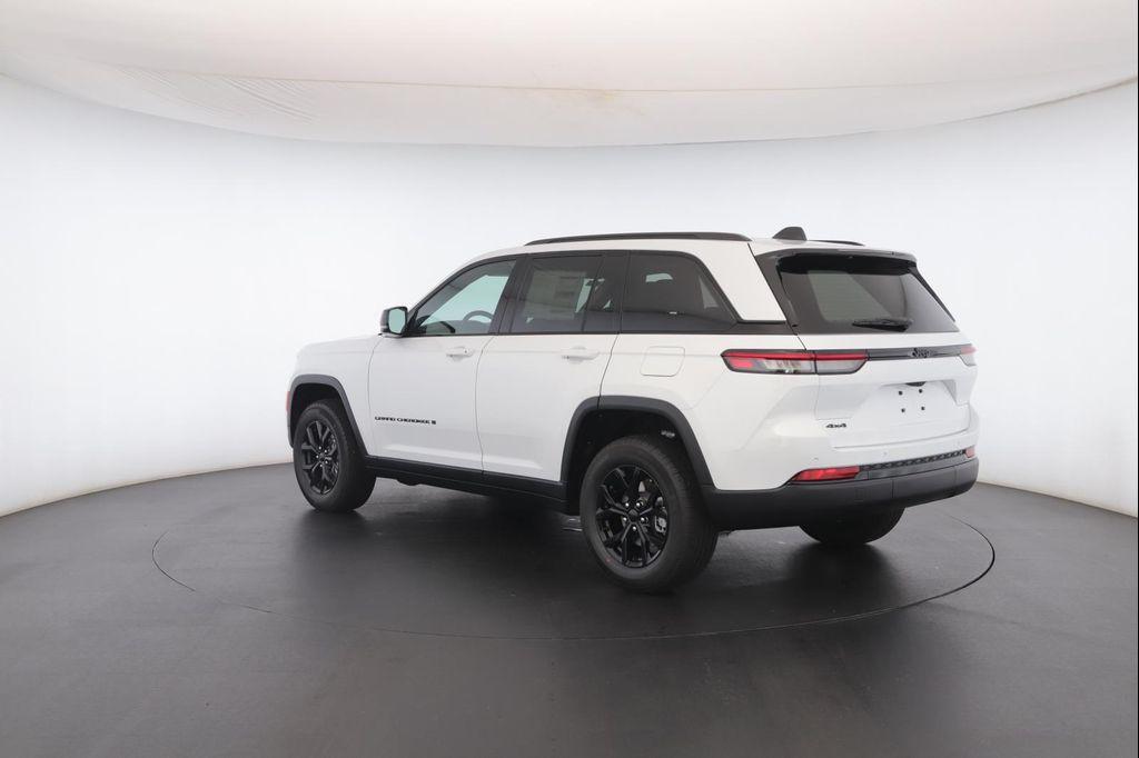 new 2025 Jeep Grand Cherokee car