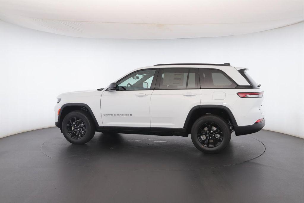 new 2025 Jeep Grand Cherokee car