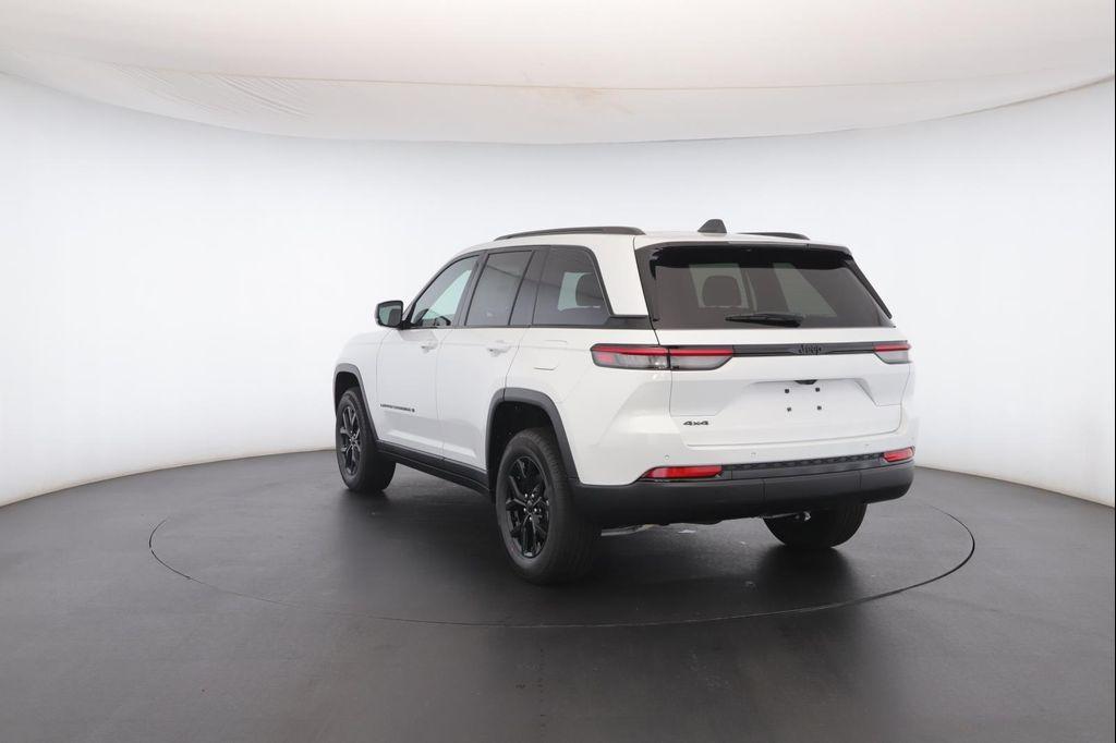 new 2025 Jeep Grand Cherokee car