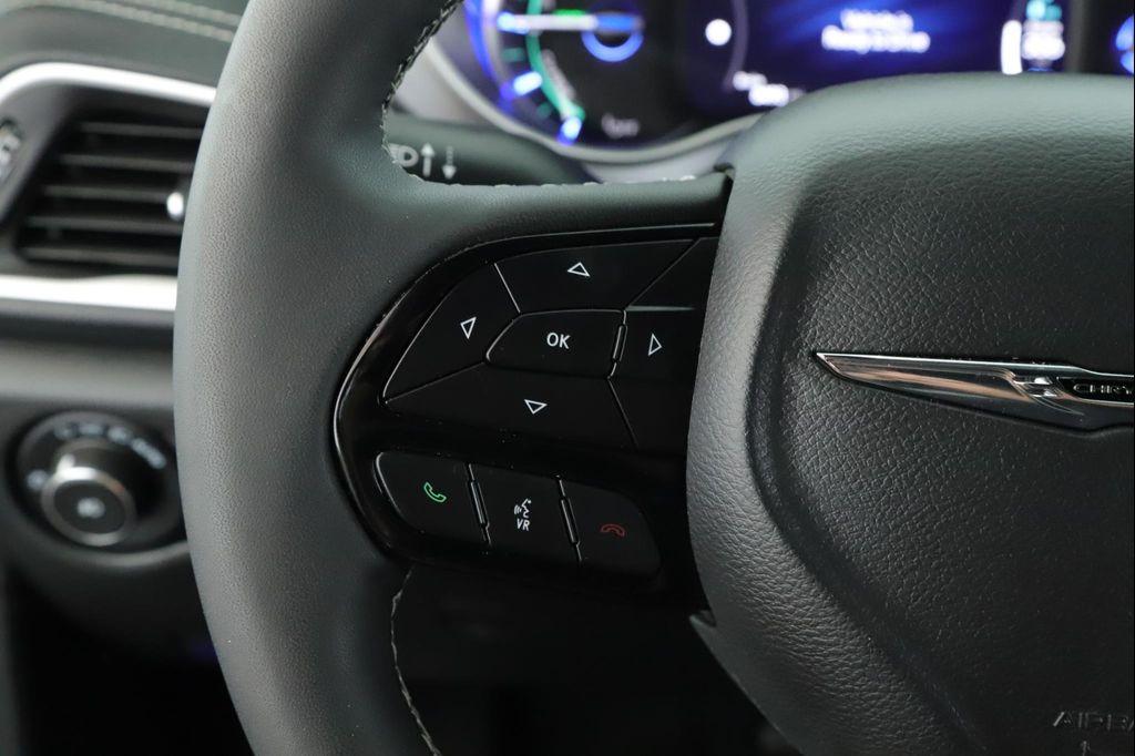 used 2022 Chrysler Pacifica Hybrid car, priced at $38,900
