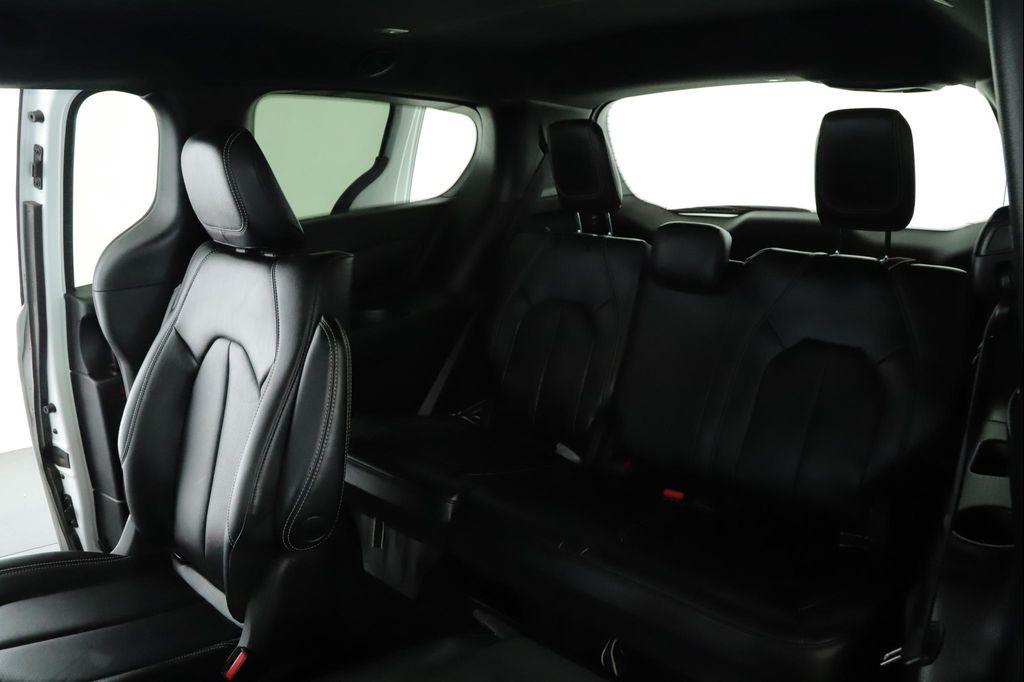 used 2022 Chrysler Pacifica Hybrid car, priced at $38,900