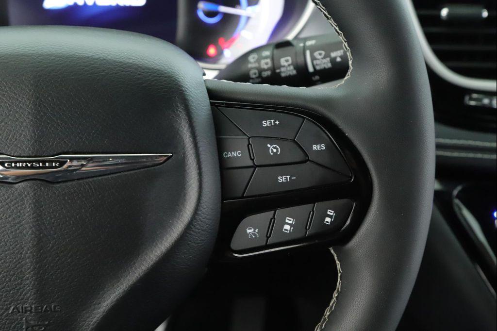 used 2022 Chrysler Pacifica Hybrid car, priced at $38,900