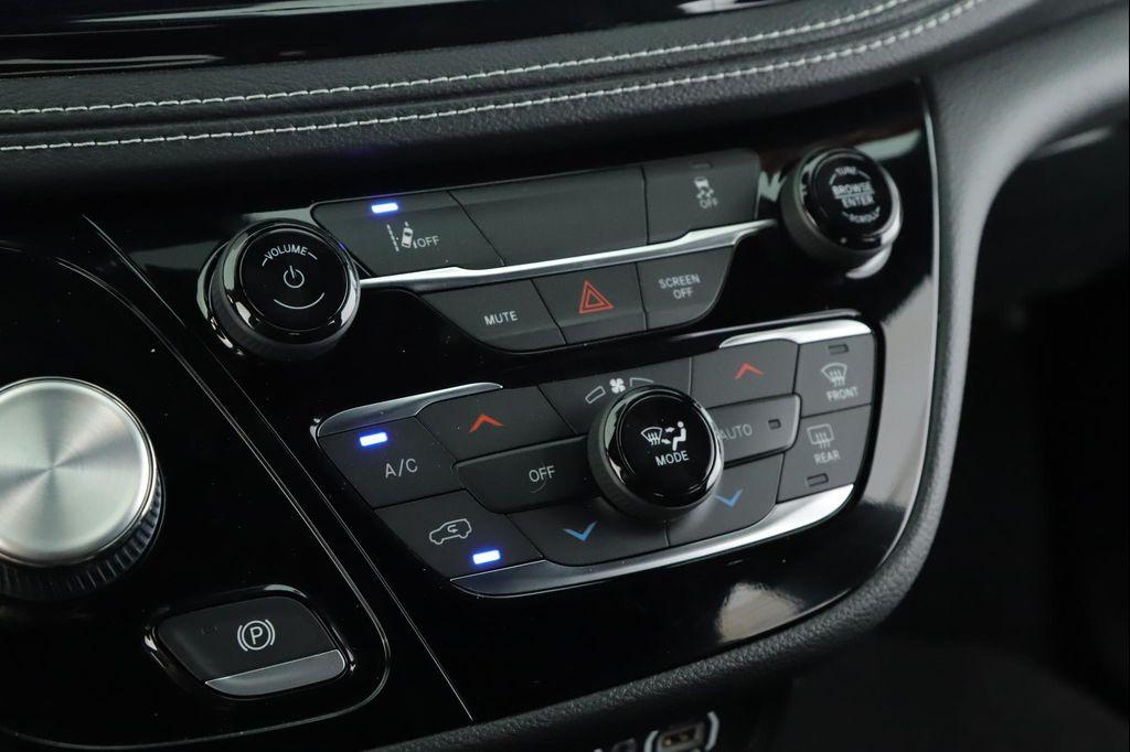 used 2022 Chrysler Pacifica Hybrid car, priced at $38,900