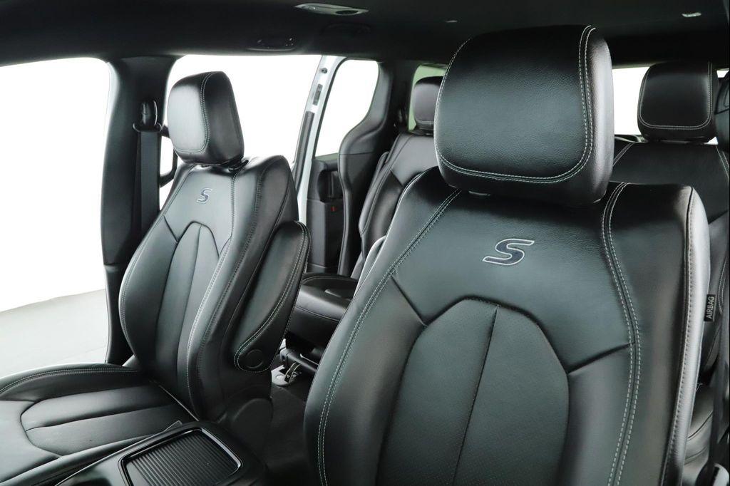 used 2022 Chrysler Pacifica Hybrid car, priced at $38,900