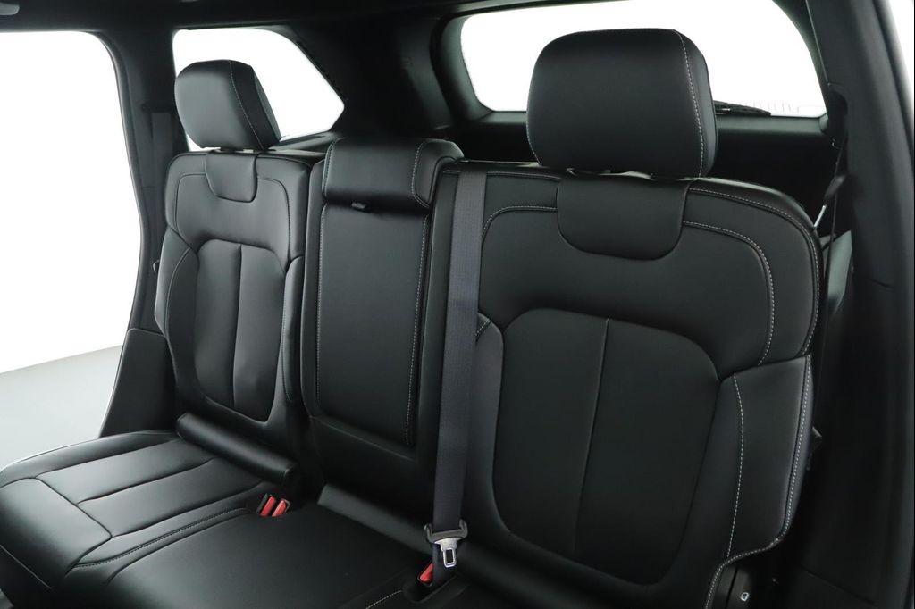 new 2025 Jeep Grand Cherokee car