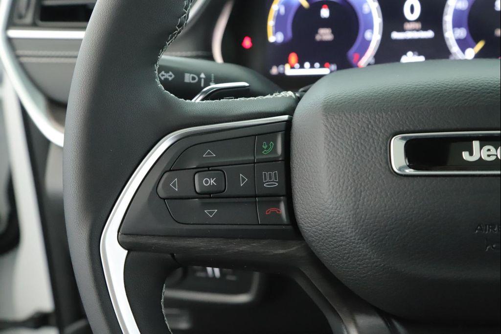 new 2025 Jeep Grand Cherokee car