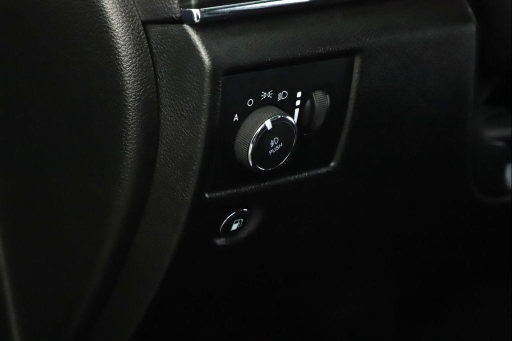 used 2021 Jeep Grand Cherokee car, priced at $25,900