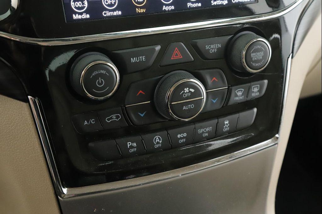 used 2022 Jeep Grand Cherokee car, priced at $27,900