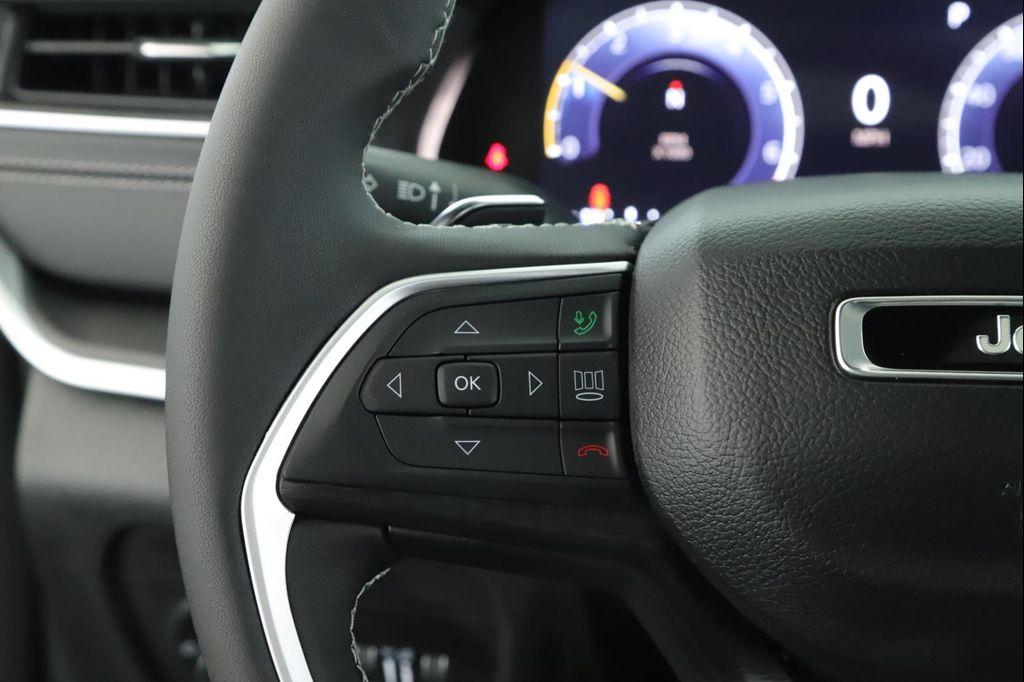 new 2025 Jeep Grand Cherokee car