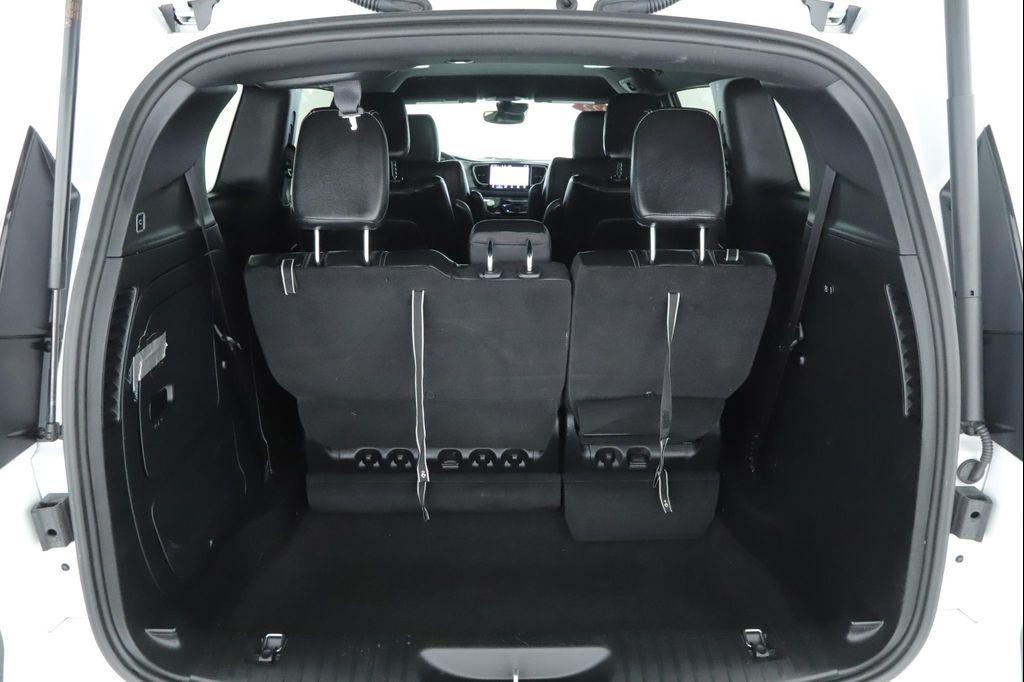 used 2022 Chrysler Pacifica Hybrid car, priced at $33,500
