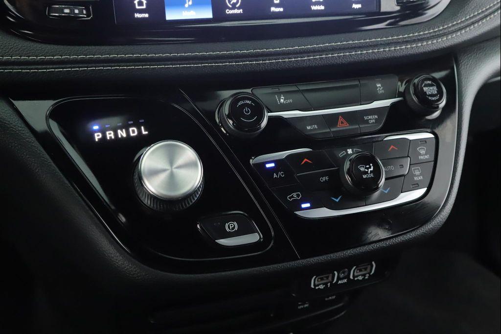 used 2022 Chrysler Pacifica Hybrid car, priced at $33,500