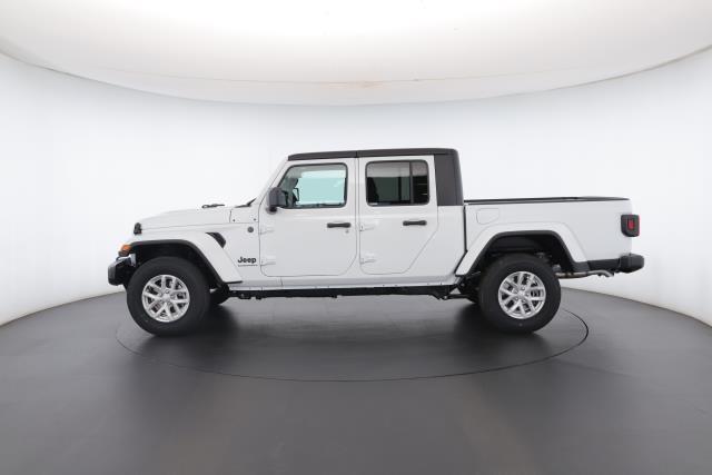 new 2023 Jeep Gladiator car, priced at $54,070