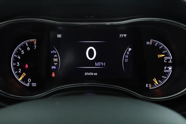 used 2022 Jeep Grand Cherokee car, priced at $29,900