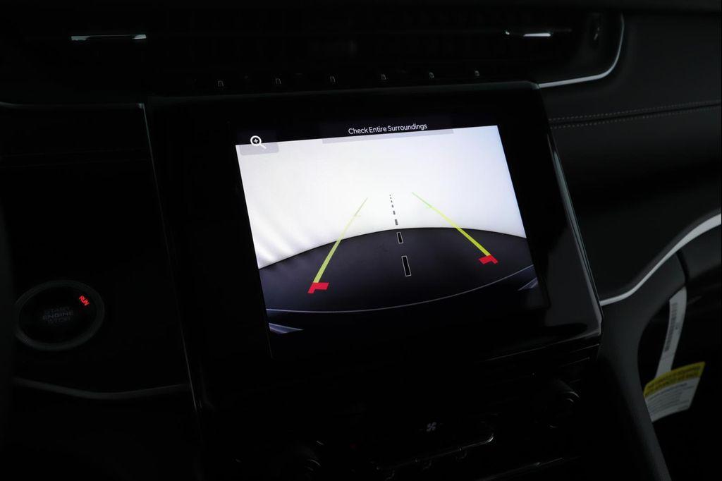 new 2025 Jeep Grand Cherokee car