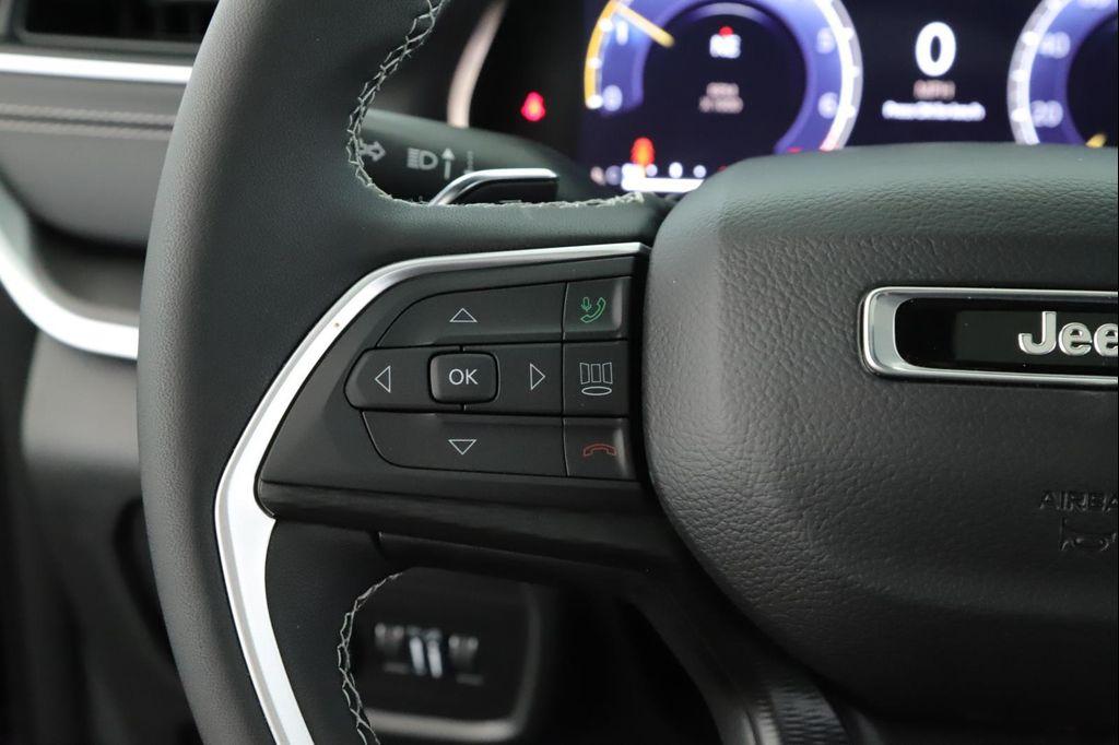 new 2025 Jeep Grand Cherokee car