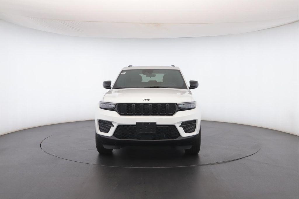 new 2025 Jeep Grand Cherokee car