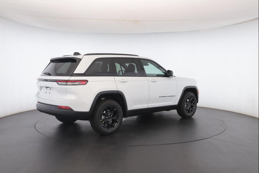new 2025 Jeep Grand Cherokee car
