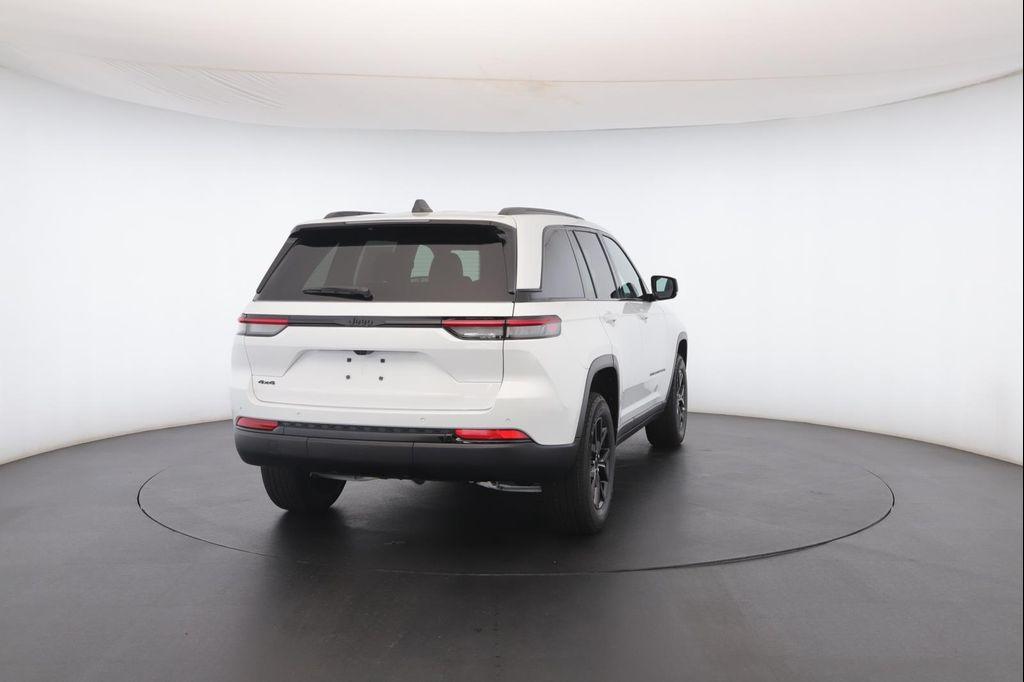 new 2025 Jeep Grand Cherokee car