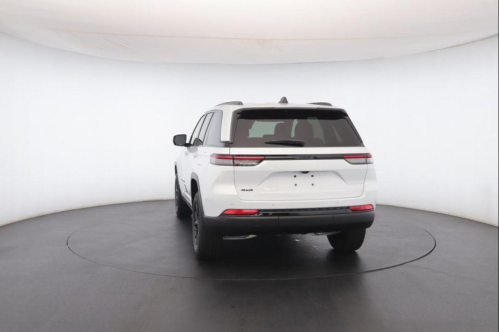 new 2025 Jeep Grand Cherokee car