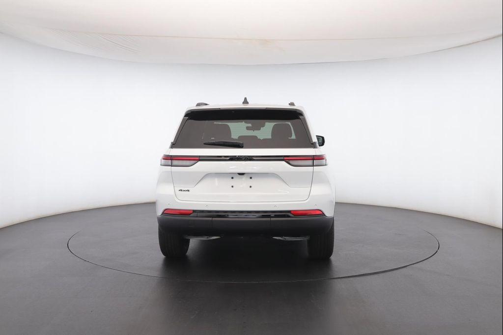 new 2025 Jeep Grand Cherokee car