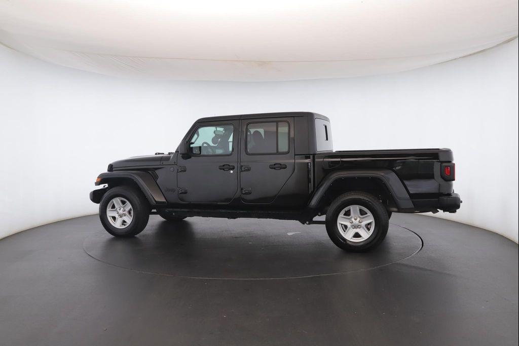 used 2022 Jeep Gladiator car, priced at $26,900