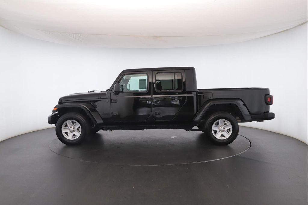 used 2022 Jeep Gladiator car, priced at $26,900