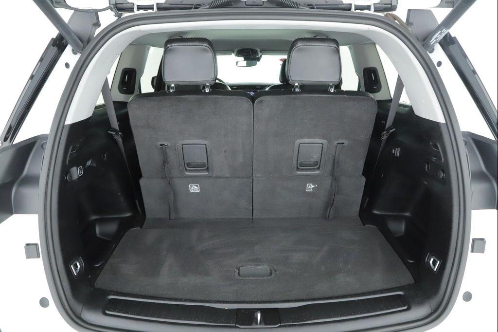 used 2021 Jeep Grand Cherokee L car, priced at $26,900