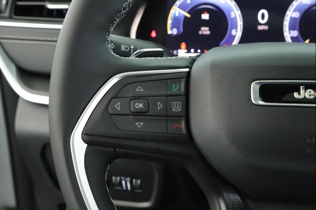 new 2025 Jeep Grand Cherokee L car