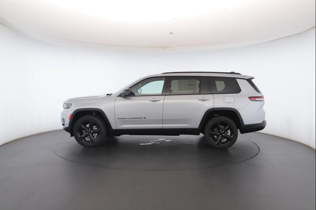 new 2025 Jeep Grand Cherokee L car