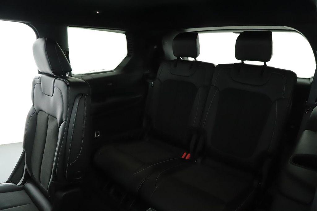 new 2025 Jeep Grand Cherokee L car