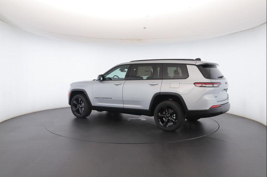 new 2025 Jeep Grand Cherokee L car