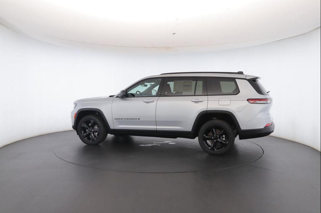 new 2025 Jeep Grand Cherokee L car