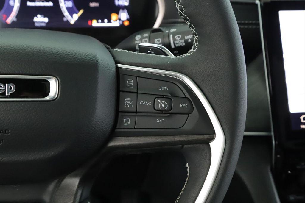 new 2025 Jeep Grand Cherokee car