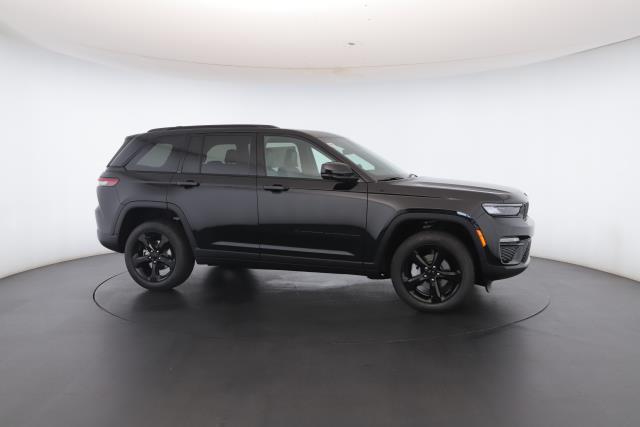 new 2025 Jeep Grand Cherokee car