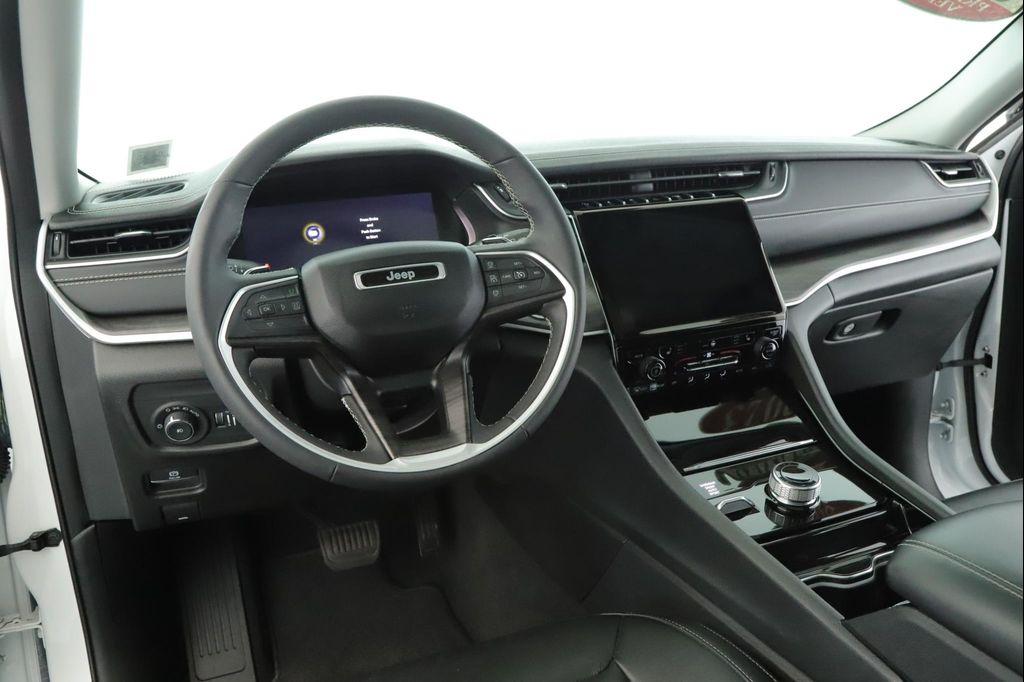 used 2023 Jeep Grand Cherokee car, priced at $35,900
