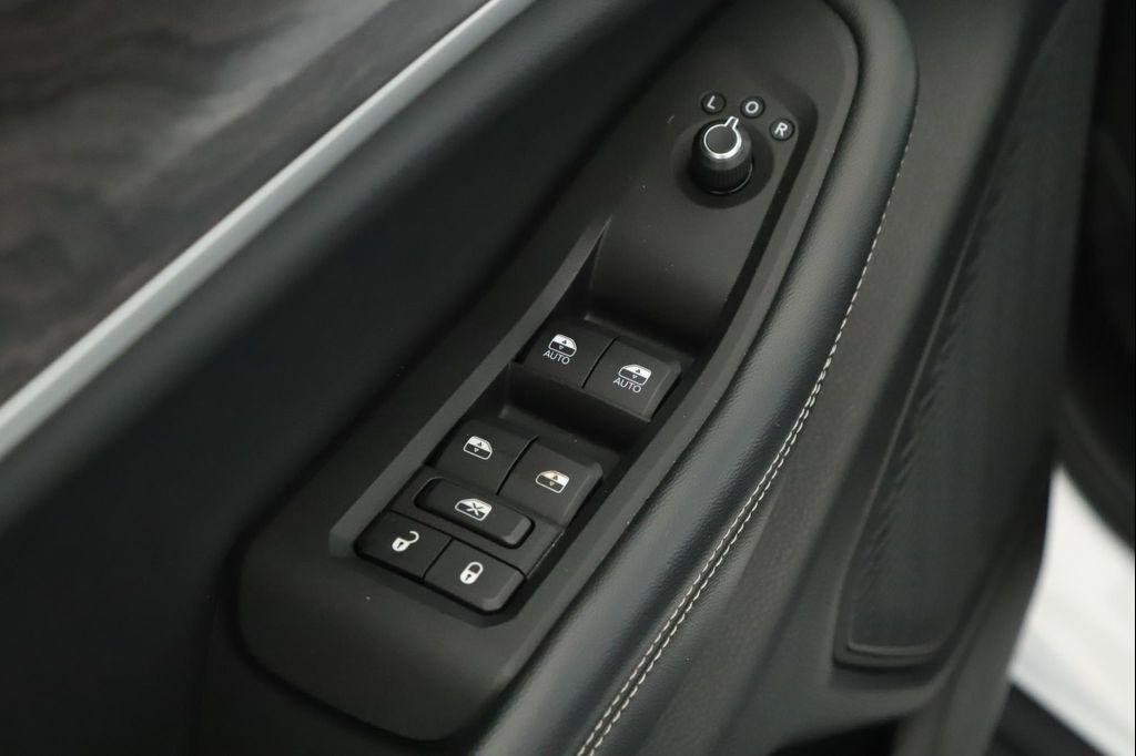 used 2023 Jeep Grand Cherokee car, priced at $35,900