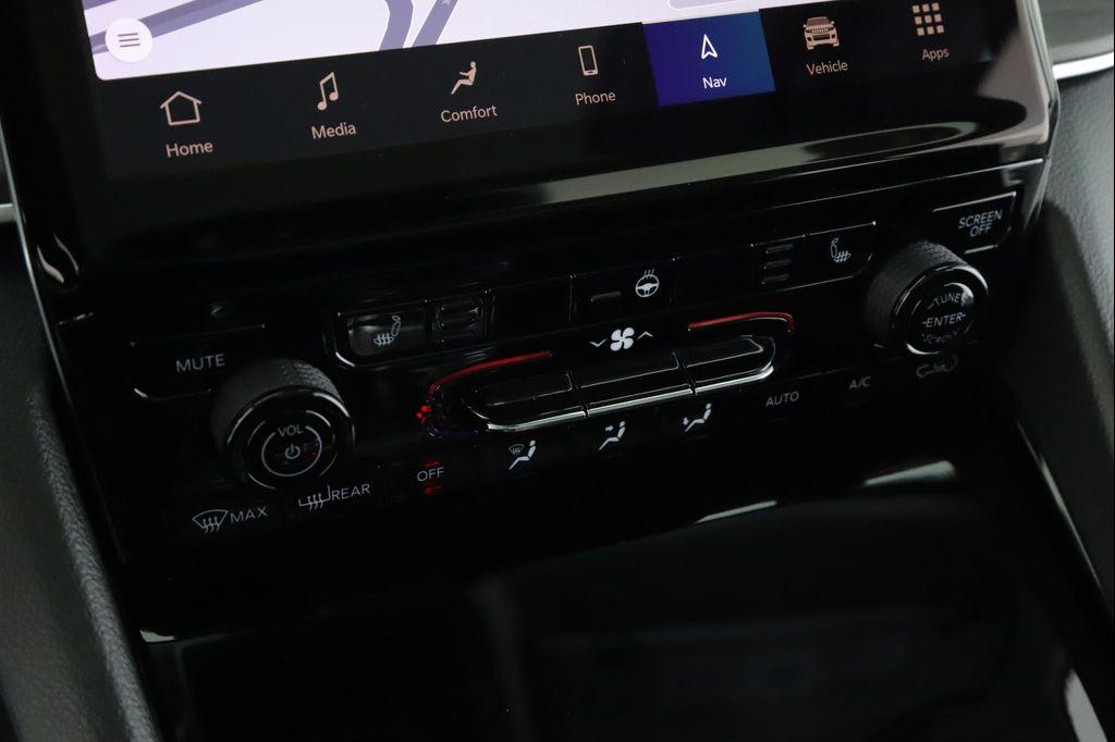 used 2023 Jeep Grand Cherokee car, priced at $35,900