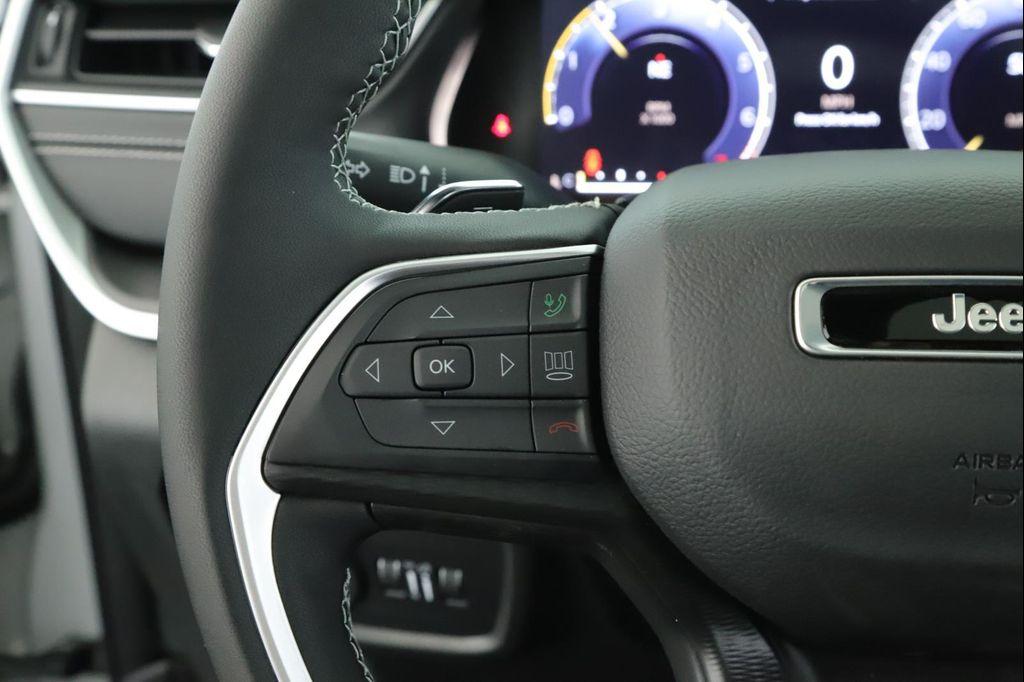 new 2025 Jeep Grand Cherokee car