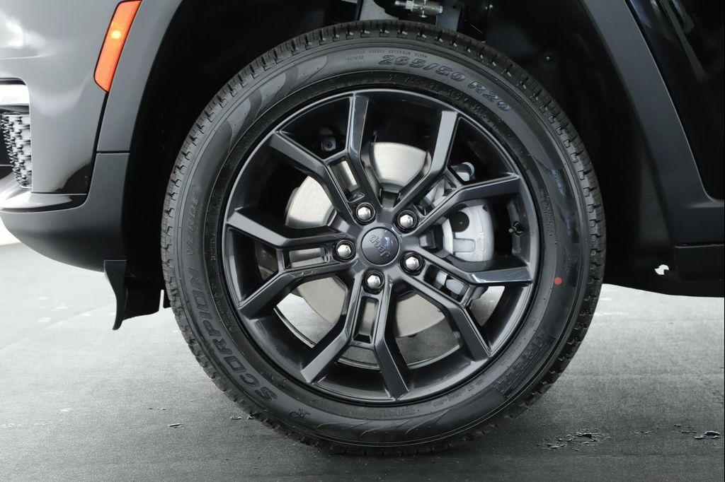 new 2025 Jeep Grand Cherokee L car