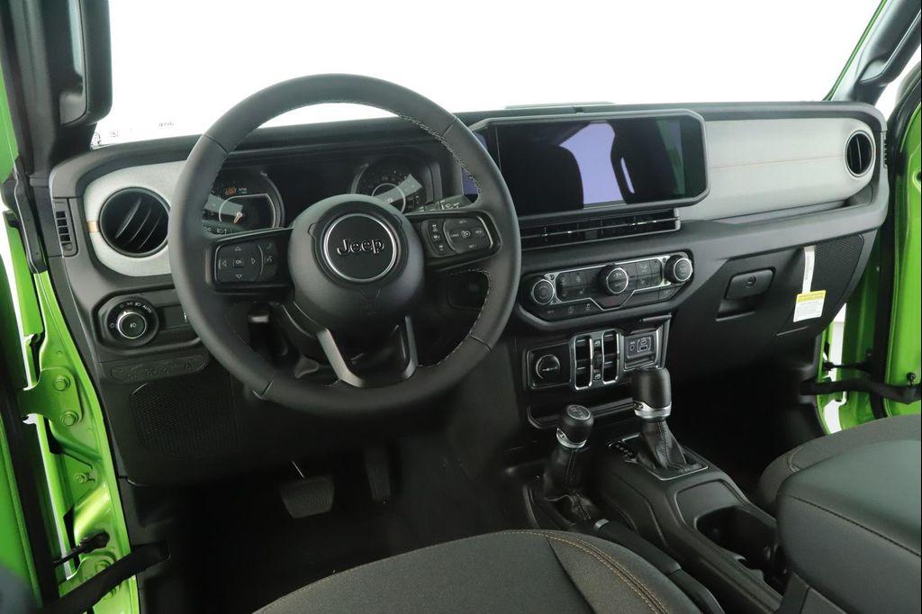 new 2025 Jeep Wrangler car