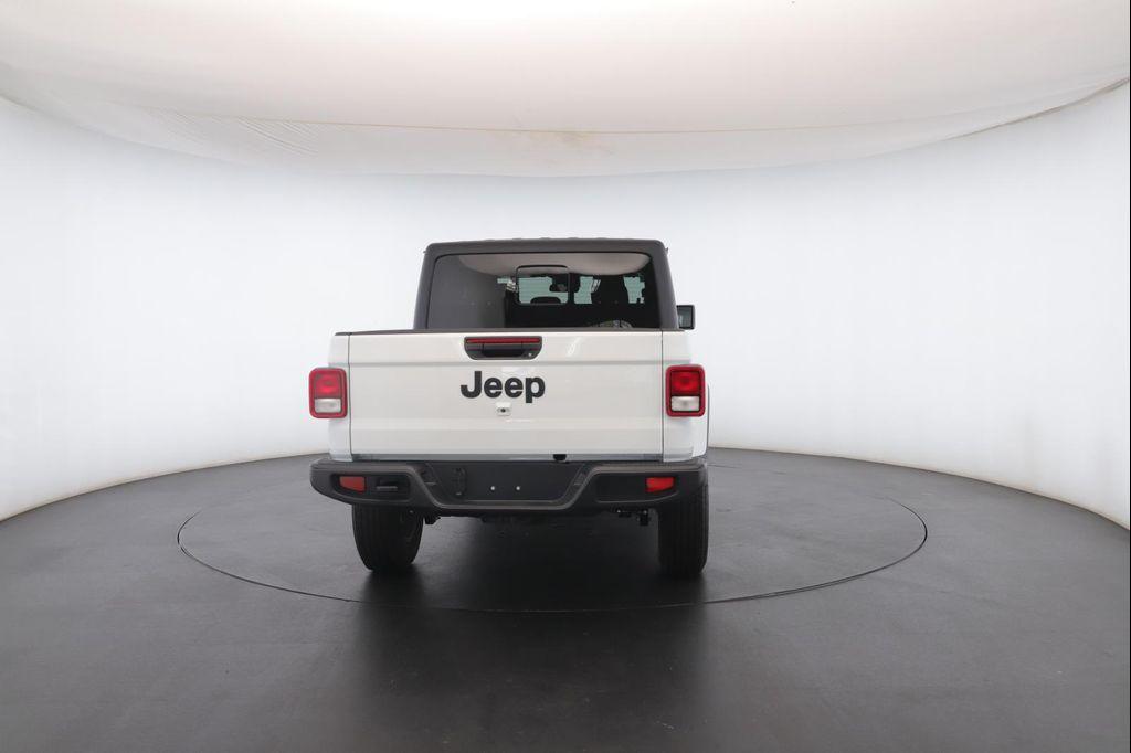 new 2025 Jeep Gladiator car