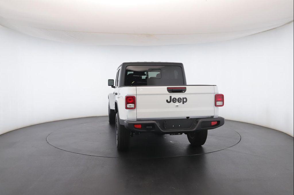 new 2025 Jeep Gladiator car