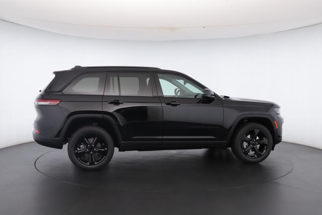 new 2025 Jeep Grand Cherokee car