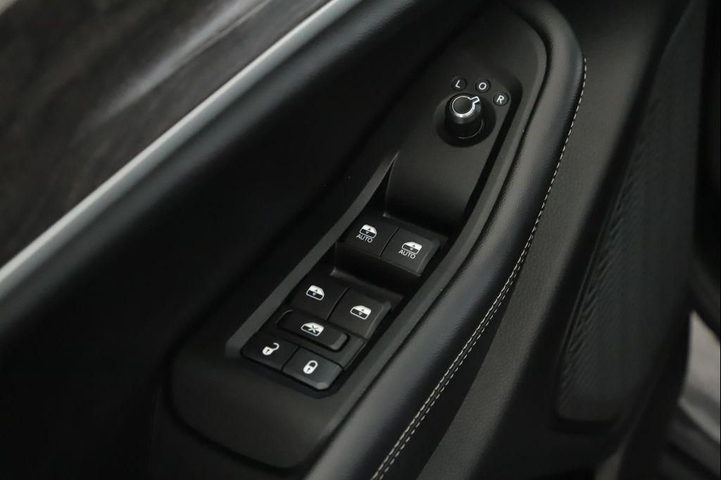 used 2023 Jeep Grand Cherokee car, priced at $32,900