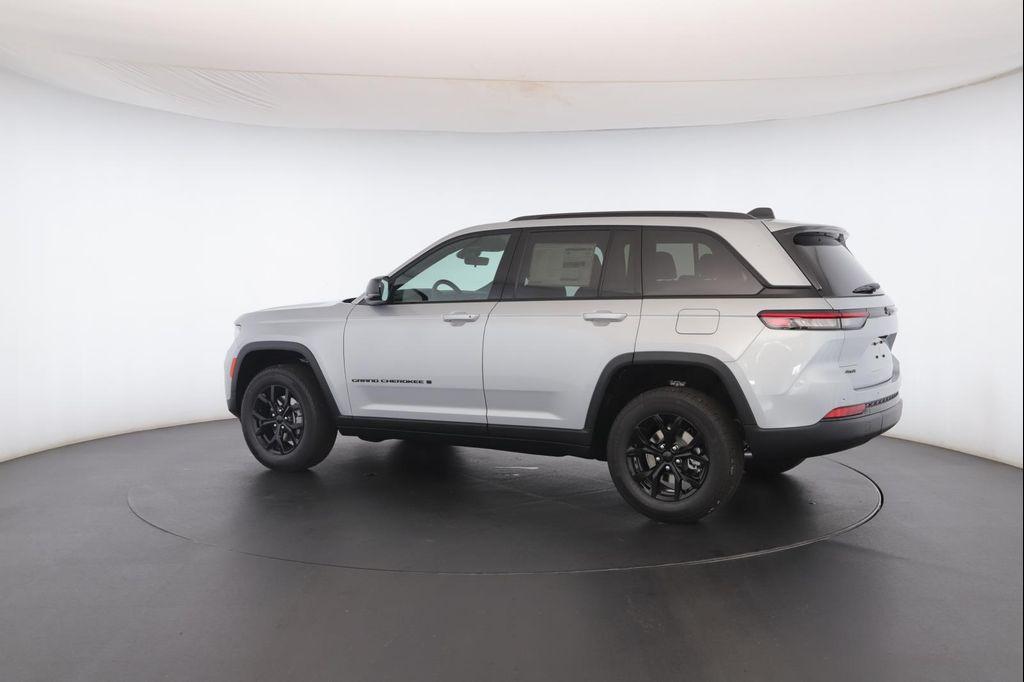 new 2025 Jeep Grand Cherokee car