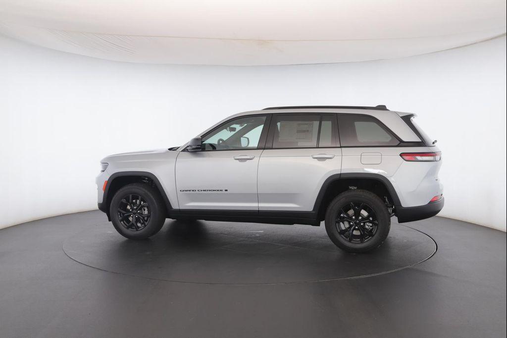new 2025 Jeep Grand Cherokee car