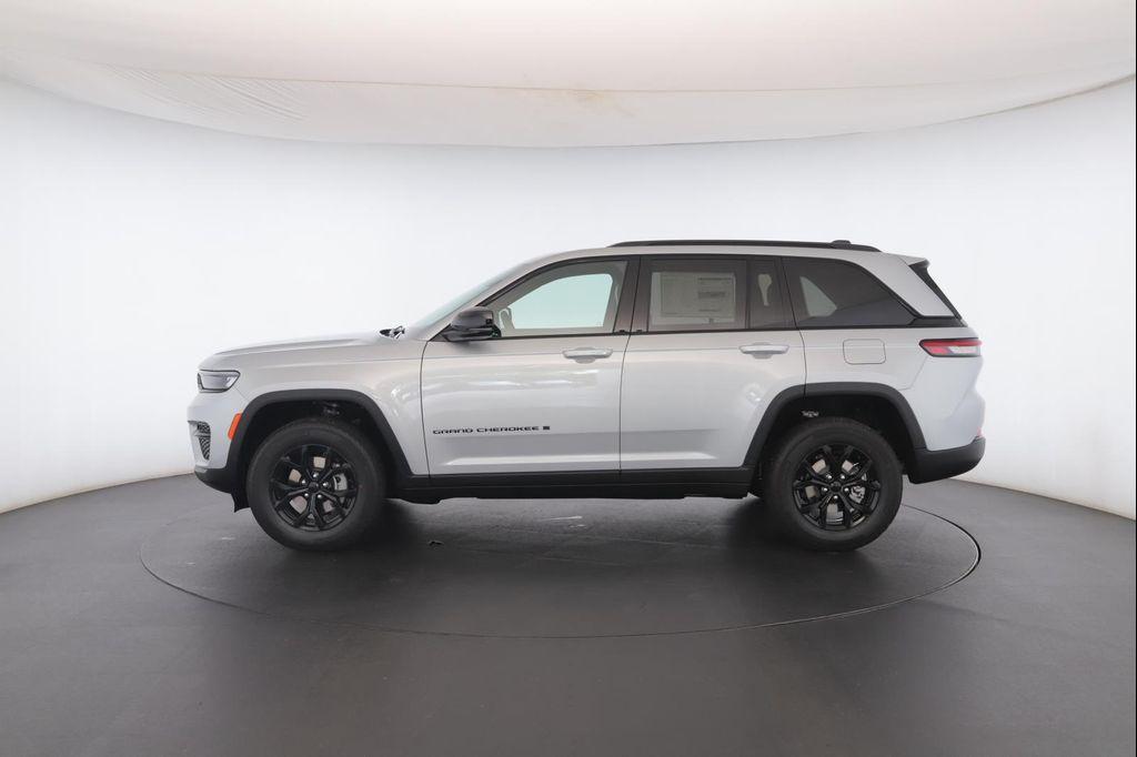 new 2025 Jeep Grand Cherokee car