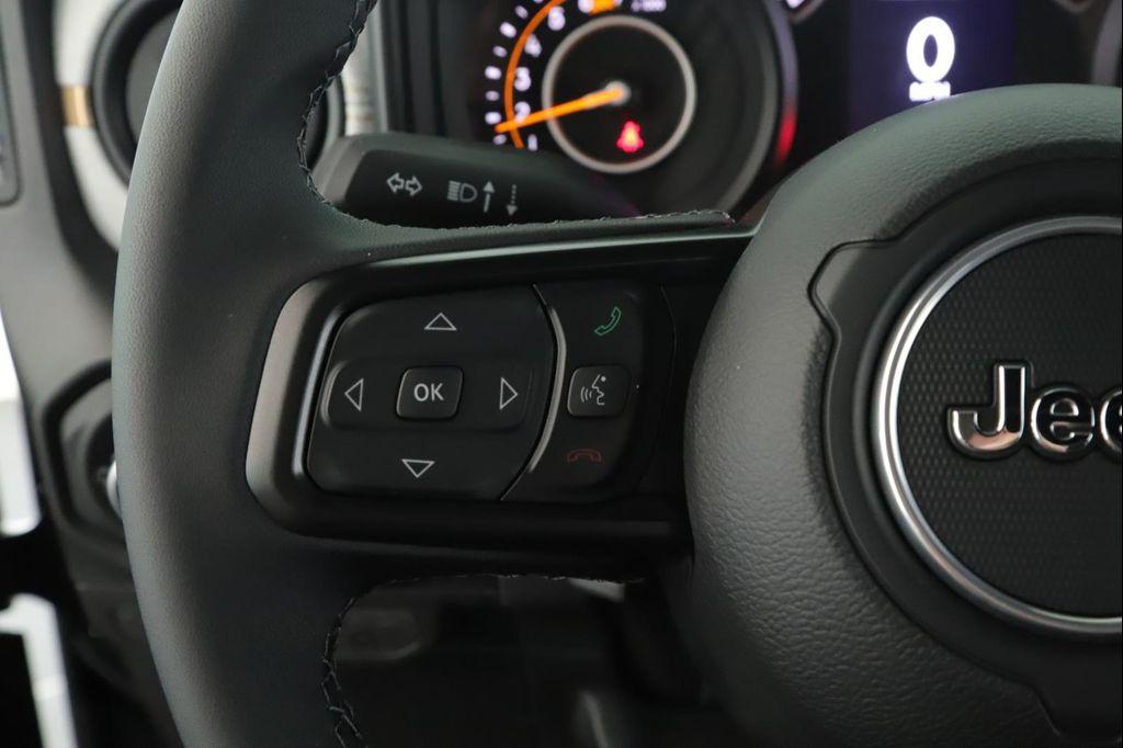 new 2025 Jeep Wrangler car
